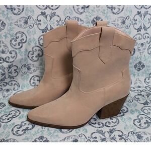 MIA Women's Beige Suede Pointed Toe Western Ankle Boots‎ Size 8.5
